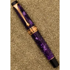 Aurora Optima Viola Fountain Pen