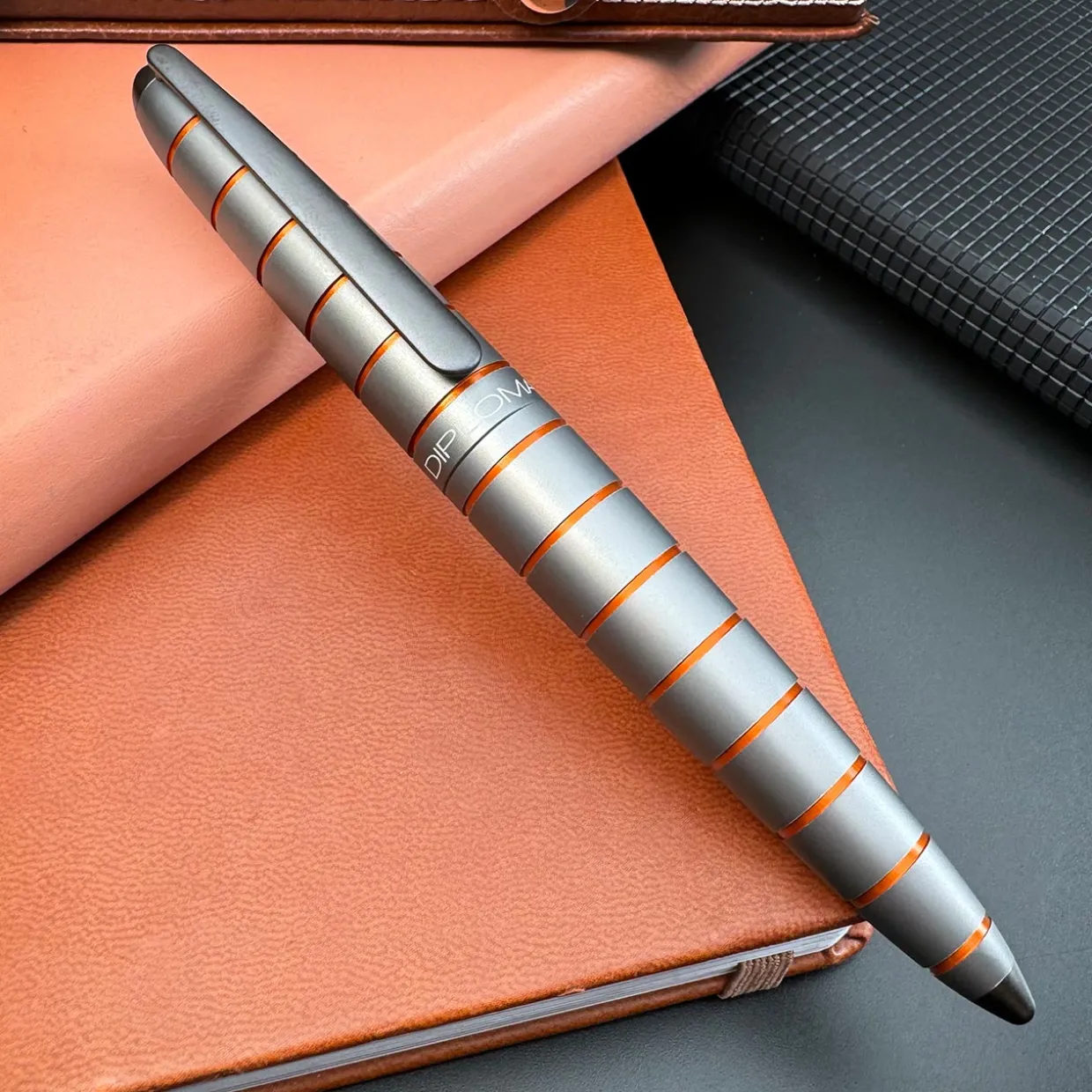 Diplomat Elox Grey Ring Pen