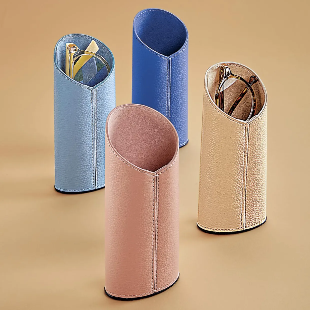 Trophy Eyeglass Stand